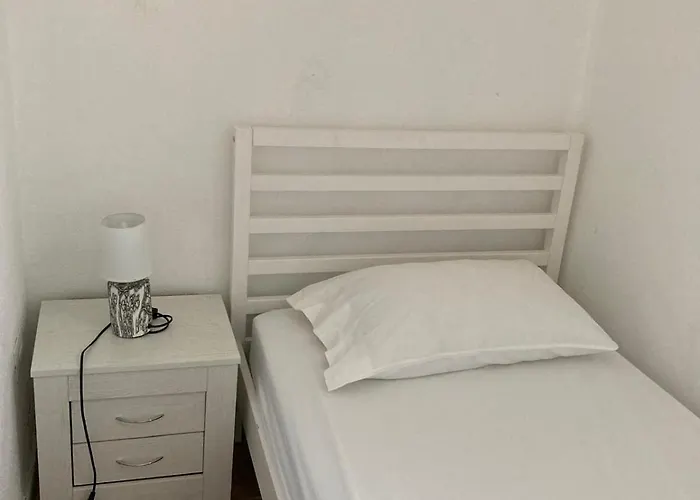 Agrustos Paradise 度假居 布多尼