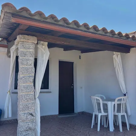 Agrustos Paradise Ferienhaus *