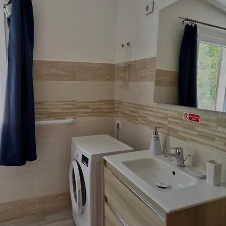 Hébergement de vacances Agrustos Paradise